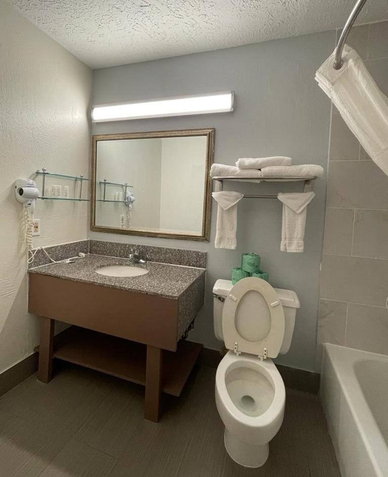 Hotel Garnet Waterfront Indianapolis Esterno foto