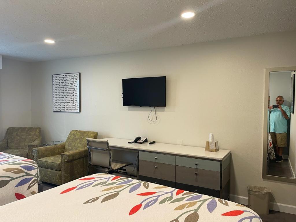 Hotel Garnet Waterfront Indianapolis Esterno foto